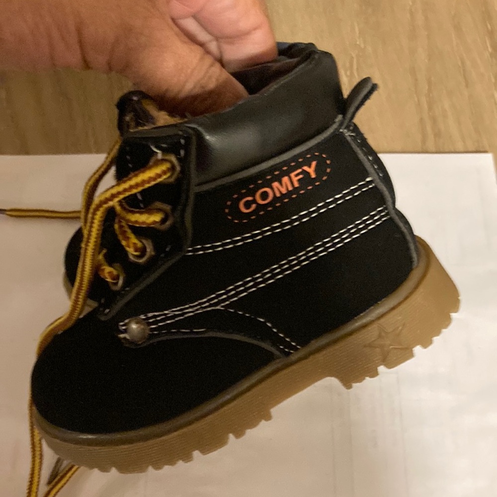 Baby boots size 22.   (#A)